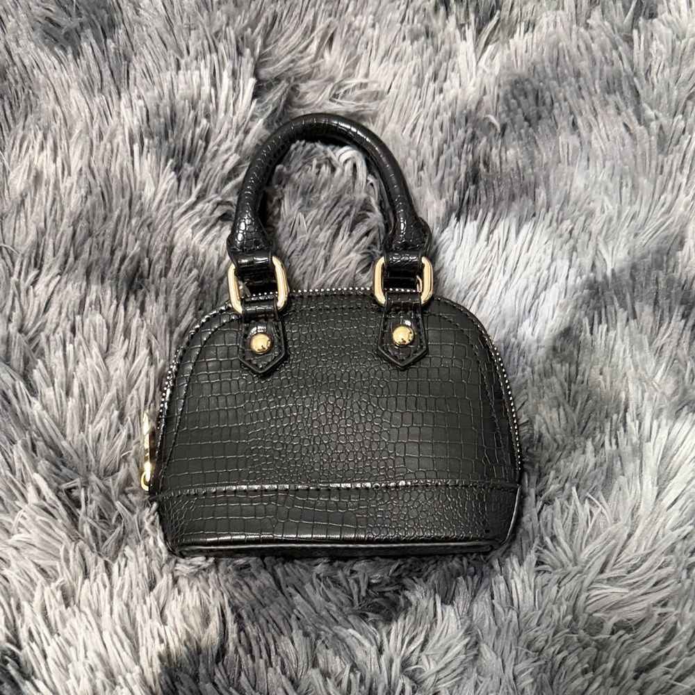 Elegant Black Crocodile-Embossed Handbag